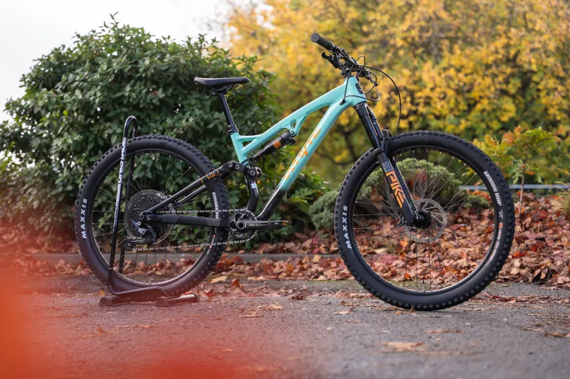 Whyte T-140 27 Junior Full Suspension Mountain Bike in Green with Gloss Green/Coral Orange-1