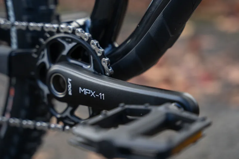 Whyte T-140 27 Junior Full Suspension Mountain Bike in Green with Gloss Green/Coral Orange-9