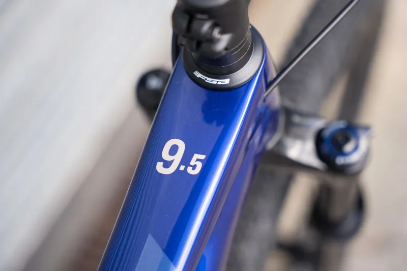 Trek Procaliber 9.5 Gen 3 XC Mountain Bike In Purple Flip/Hex Blue-3