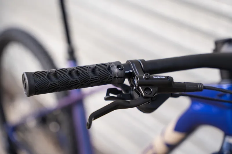 Trek Procaliber 9.5 Gen 3 XC Mountain Bike In Purple Flip/Hex Blue-4