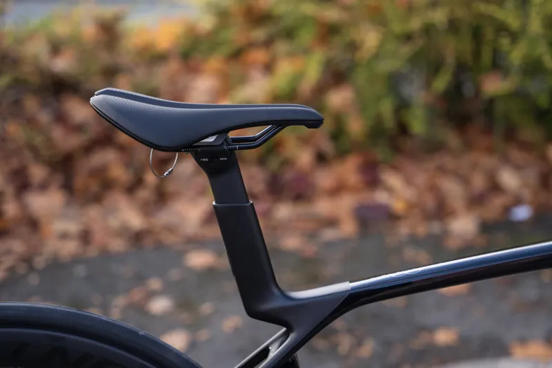 Trek Madone SL 6 Gen 8 Road Bike in Gloss Dark Star/Matte Deep Smoke-12