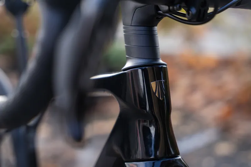 Trek Madone SL 6 Gen 8 Road Bike in Gloss Dark Star/Matte Deep Smoke-13