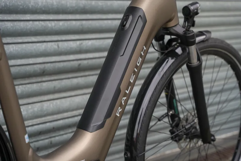 Raleigh Motus Tour Low Step Derailleur 700/41cm Xs Champagne Silver-2