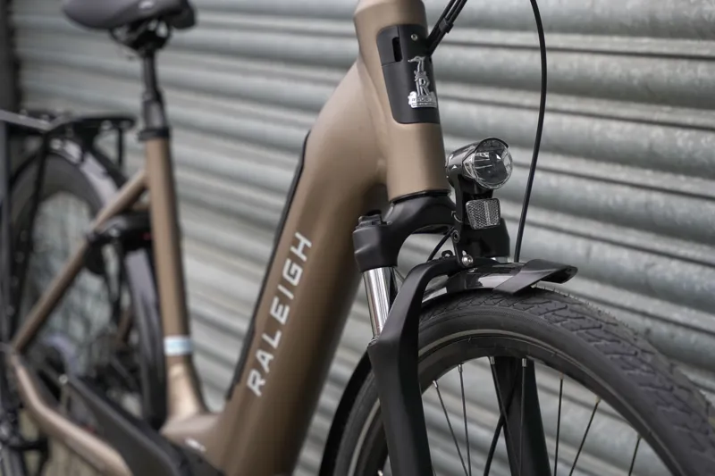 Raleigh Motus Tour Low Step Derailleur 700/41cm Xs Champagne Silver-12