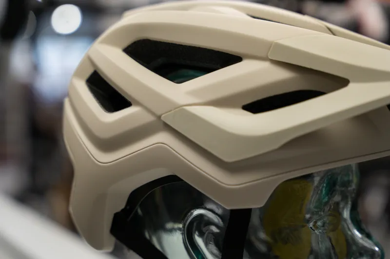 Giro Montaro MIPS III in Stone-3