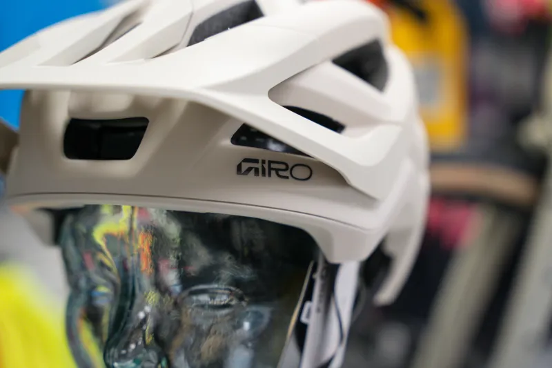 Giro Montaro MIPS III in Stone-4