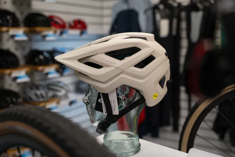 Giro Montaro MIPS III in Stone-5