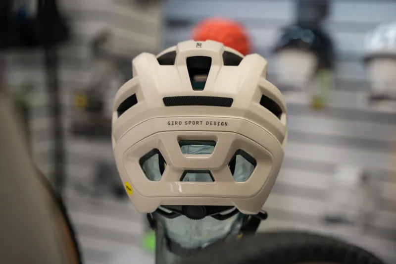 Giro Montaro MIPS III in Stone-6