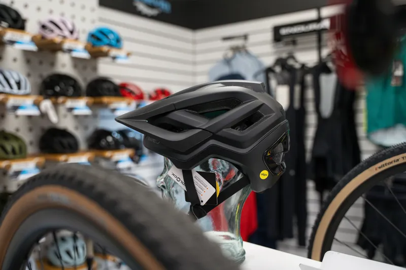 Giro Montaro MIPS III in Black-6