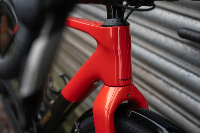 Trek Checkpoint SL 5 AXS Gravel Bike In Lava/Black Olive-2