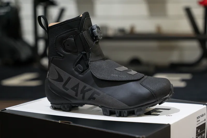 Lake MX146 Winter Cycling Boots in Black/Reflective Black-1