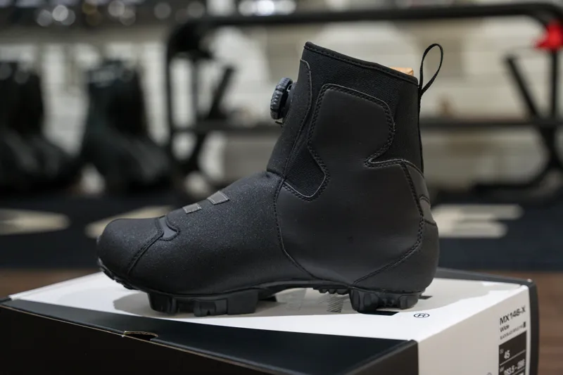 Lake MX146 Winter Cycling Boots in Black/Reflective Black-6