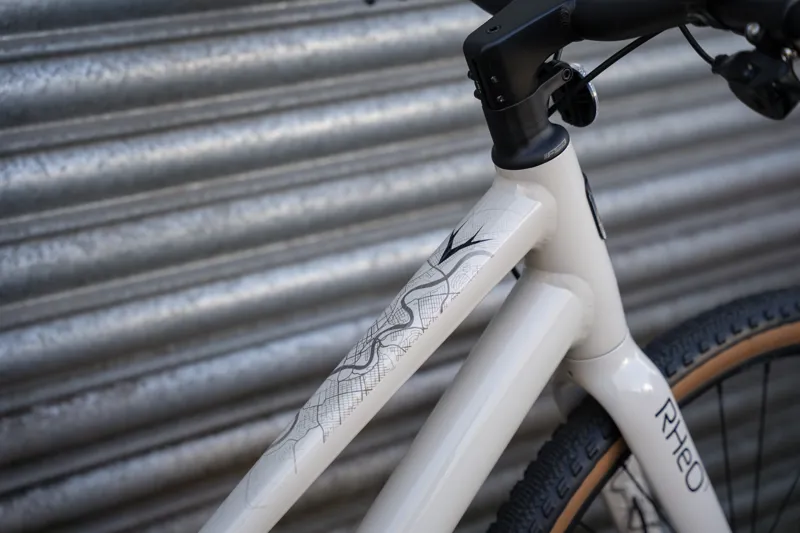 Whyte Bikes RheO1 ST City and Leisure Bike in Gloss Grey-11