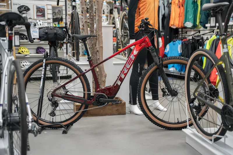 Trek Marlin + 8 Fury Red/Lithium Fade-1