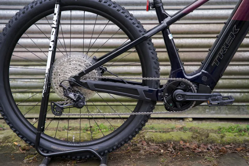 Trek Powerfly+ 6 Gen 5 29-inch E-MTB in Sunburst/Dark Star-10