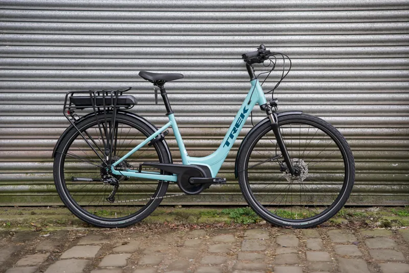 Trek Verve+ 2 Lowstep 500wh Electric Hybrid Bike in Blue Sage-9