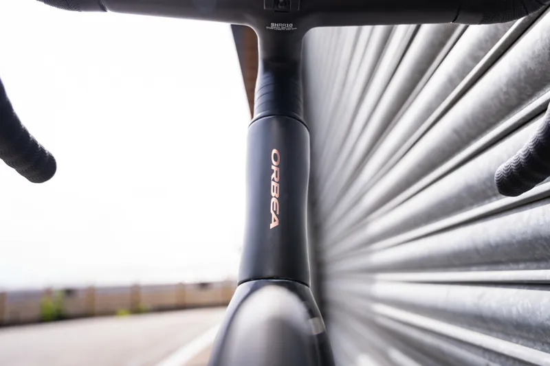 Orbea ORCA M20iLTD PWR Road Bike in Diamond Carbon View/Sunset Carbon View Matt-9