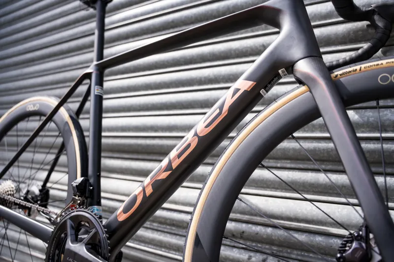 Orbea ORCA M20iLTD PWR Road Bike in Diamond Carbon View/Sunset Carbon View Matt-10