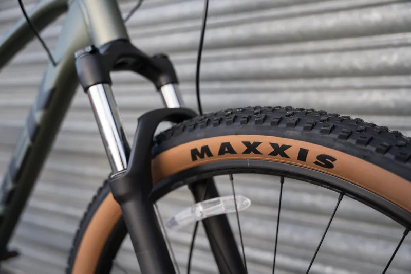 Trek Marlin 6 Gen 3 XC MTB in Matte Lichen/Keswick Green Fade-9