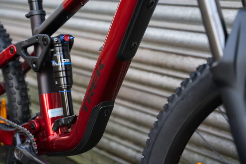 Trek Fuel EX 5 FURY RED/ DARK CARMINE-8