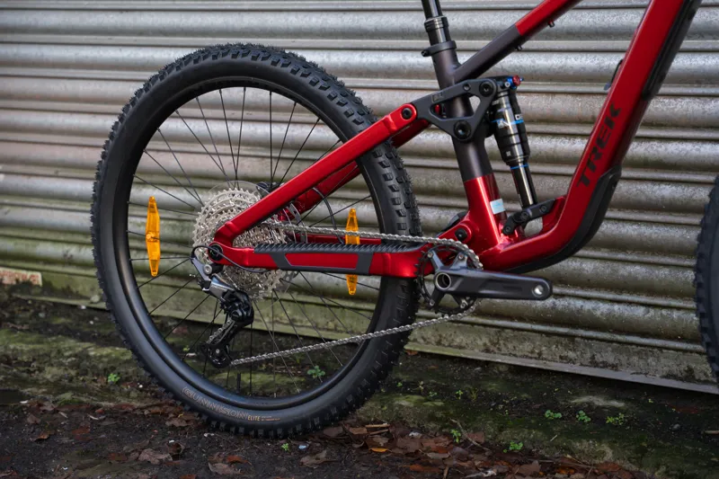 Trek Fuel EX 5 FURY RED/ DARK CARMINE-9