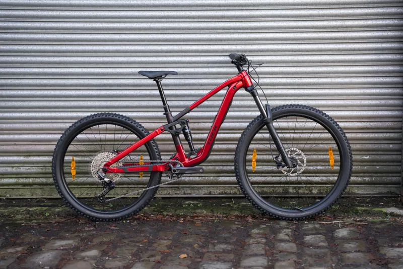 Trek Fuel EX 5 FURY RED/ DARK CARMINE-4