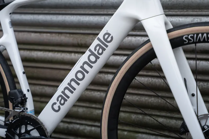 Cannondale Synapse Carbon 3 SmartSense Road Bike in Cashmere-12