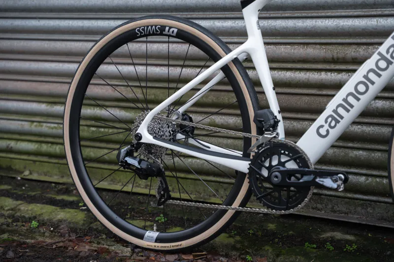 Cannondale Synapse Carbon 3 SmartSense Road Bike in Cashmere-13