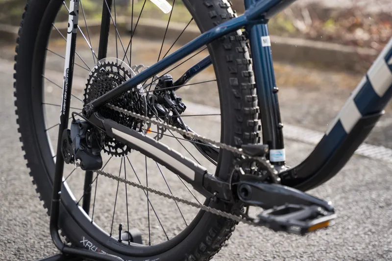 Trek Roscoe 8 Mountain Bike in Mulsanne Blue-7