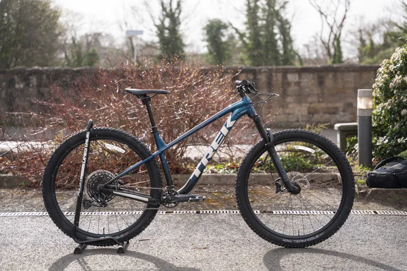 Trek Roscoe 8 Mountain Bike in Mulsanne Blue-9