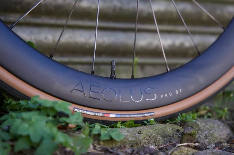 EX-DEMO Trek Madone SL 7 Di2 Gen 8 XS Silver -8