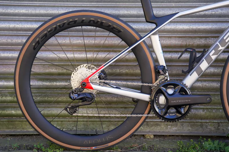 EX-DEMO Trek Madone SL 7 Di2 Gen 8 XS Silver -10