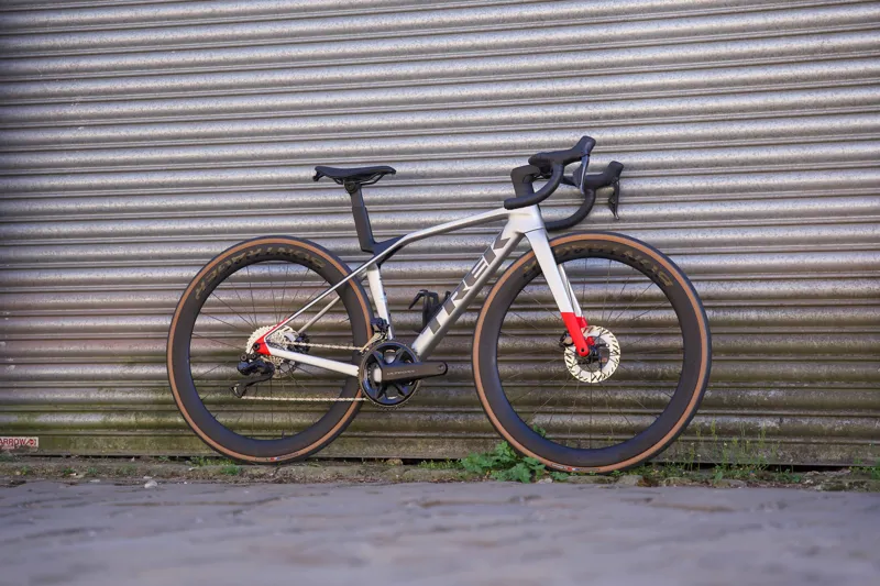 EX-DEMO Trek Madone SL 7 Di2 Gen 8 XS Silver -1