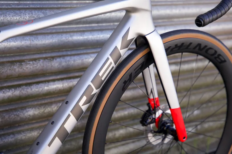 EX-DEMO Trek Madone SL 7 Gen 8 Small Silver-6