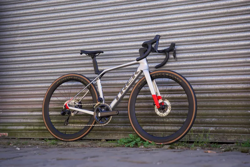 EX-DEMO Trek Madone SL 7 Gen 8 Small Silver-1