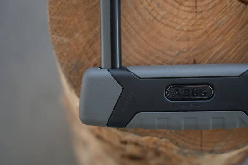 Abus Granit XPlus 540 U-Lock in Black-2