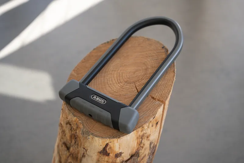 Abus Granit XPlus 540 U-Lock in Black-3