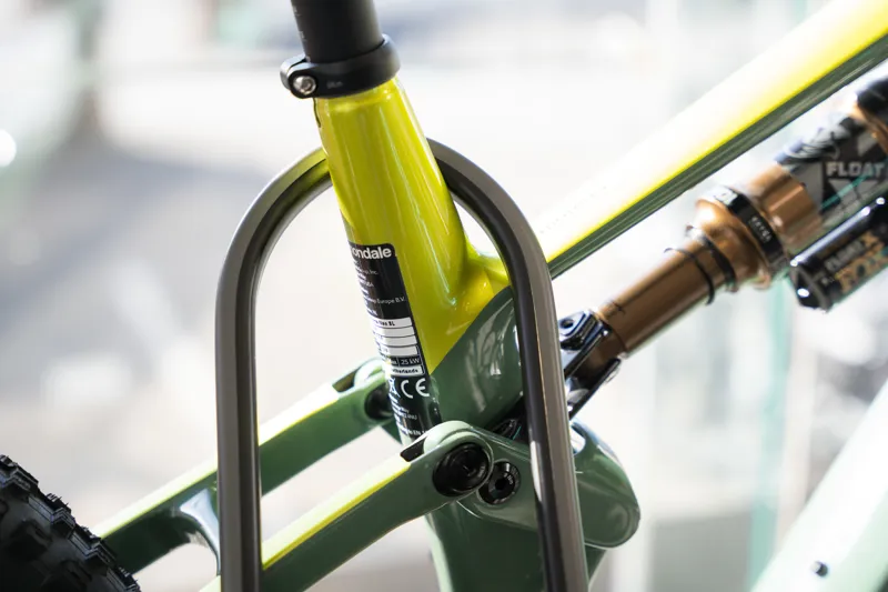 Abus Granit XPlus 540 U-Lock in Black-8