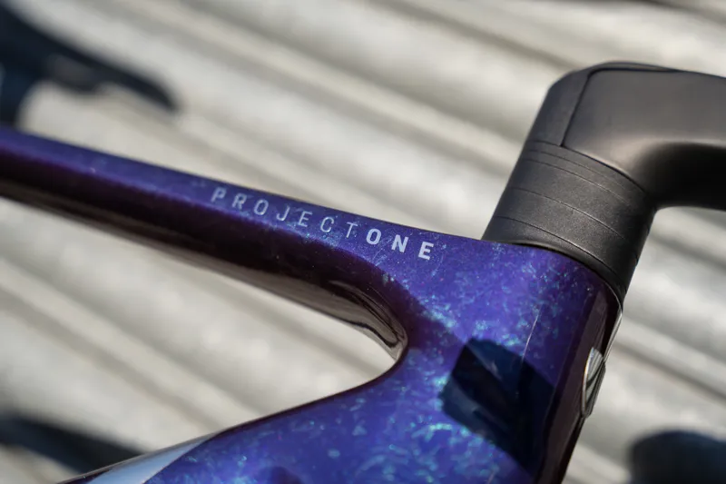 Trek Madone SLR 7 AXS Gen 8 in Purple Phaze/Amethyst Marble-10