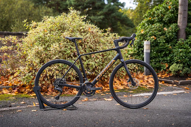 Orbea Avant H50 Diamond Black-Titan Gold-1