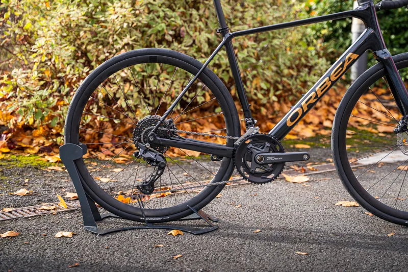 Orbea Avant H50 Diamond Black-Titan Gold-2
