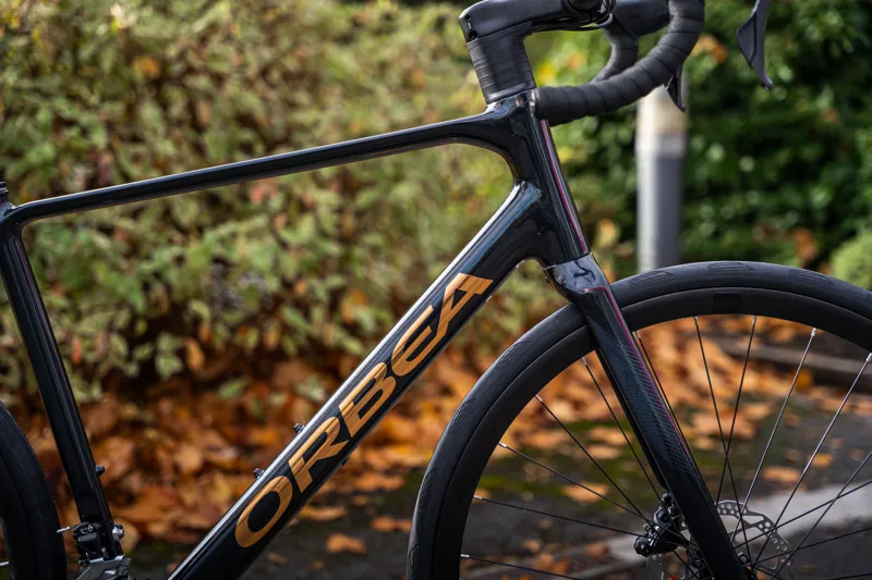 Orbea Avant H50 Diamond Black-Titan Gold-3