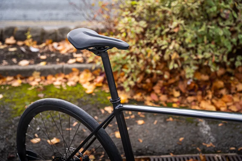 Orbea Avant H50 Diamond Black-Titan Gold-7