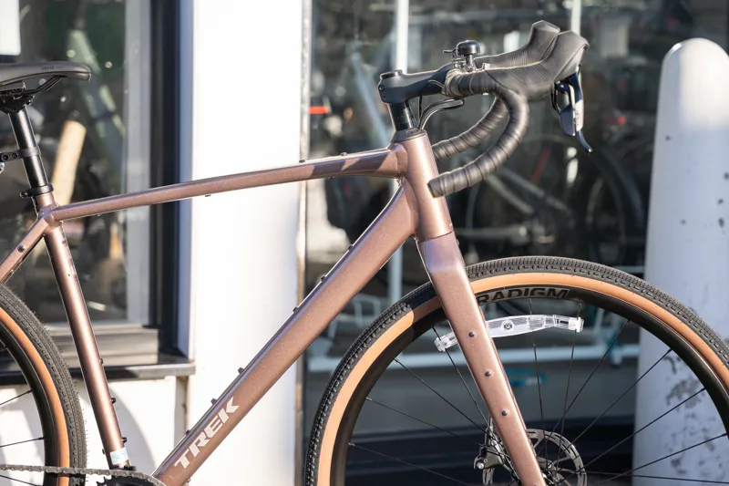 Trek Checkpoint ALR 5 Gen 3 Gravel Bike in Bronze Age-8
