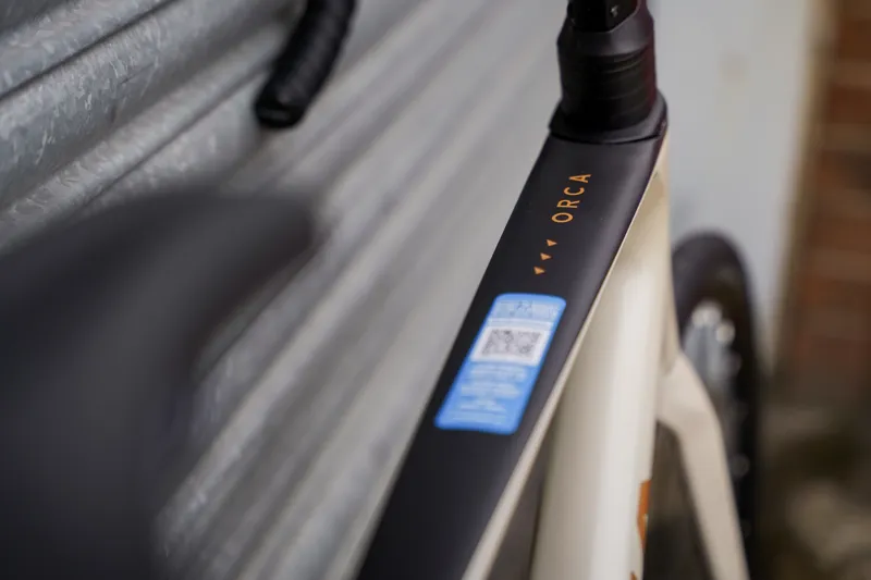 Orbea Orca M30i Road Bike In Ivory White/Burgundy Gloss/Vulcano Matt-3