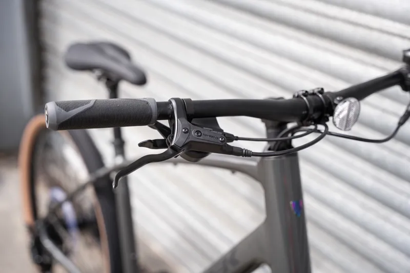 Trek Dual Sport 2 Hybrid Bike in Lithium Grey-6