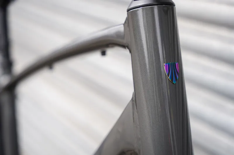 Trek Dual Sport 2 Hybrid Bike in Lithium Grey-7