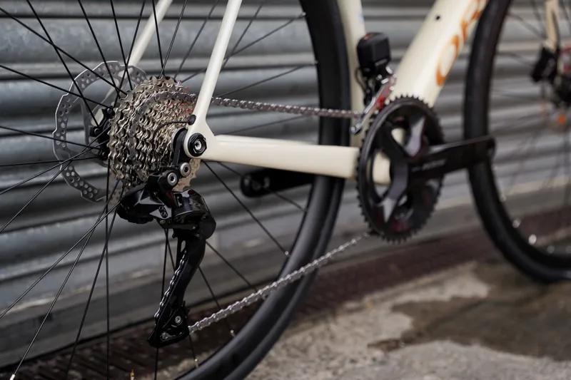 Orbea Orca M30i Road Bike In Ivory White/Burgundy Gloss/Vulcano Matt-8