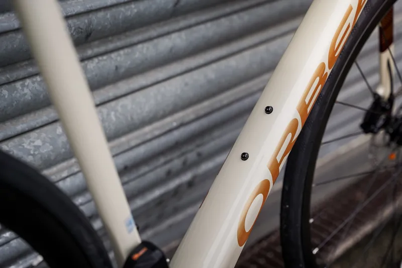 Orbea Orca M30i Road Bike In Ivory White/Burgundy Gloss/Vulcano Matt-10