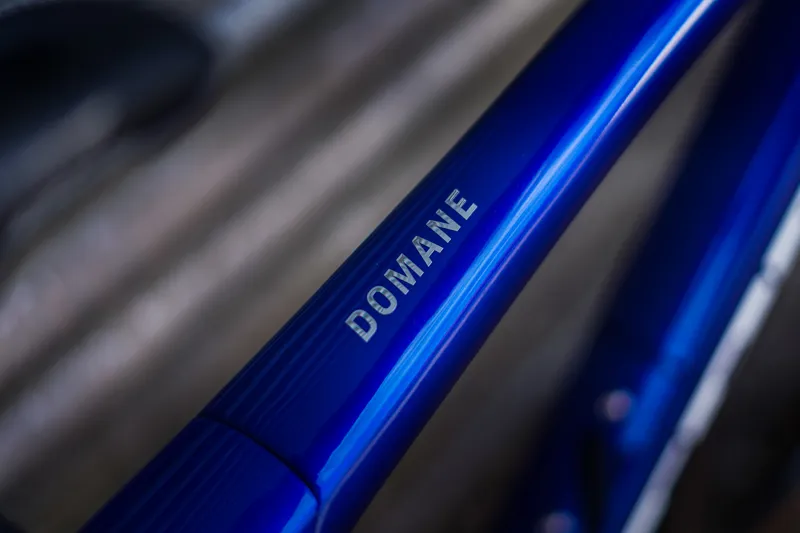 Trek Domane Sl 6 Road Bike in Hex Blue-3